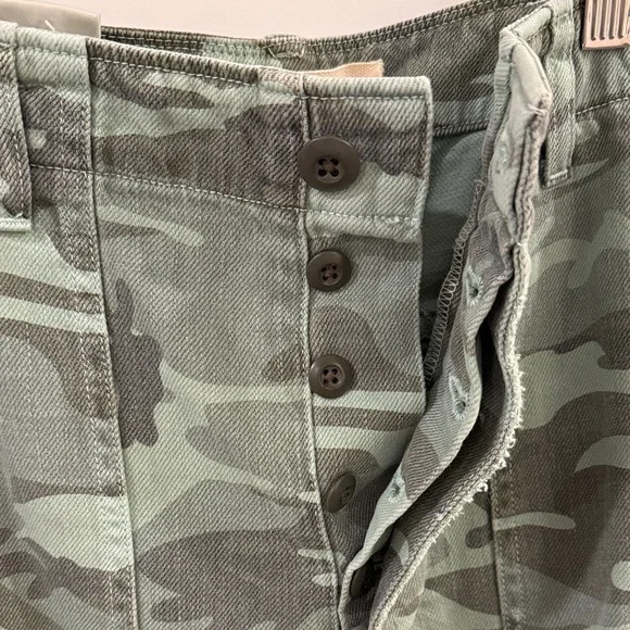 AMO Women’s Camouflage Pants - Picture 7 of 8